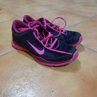 Zapatillas Nike Negras y Rosas