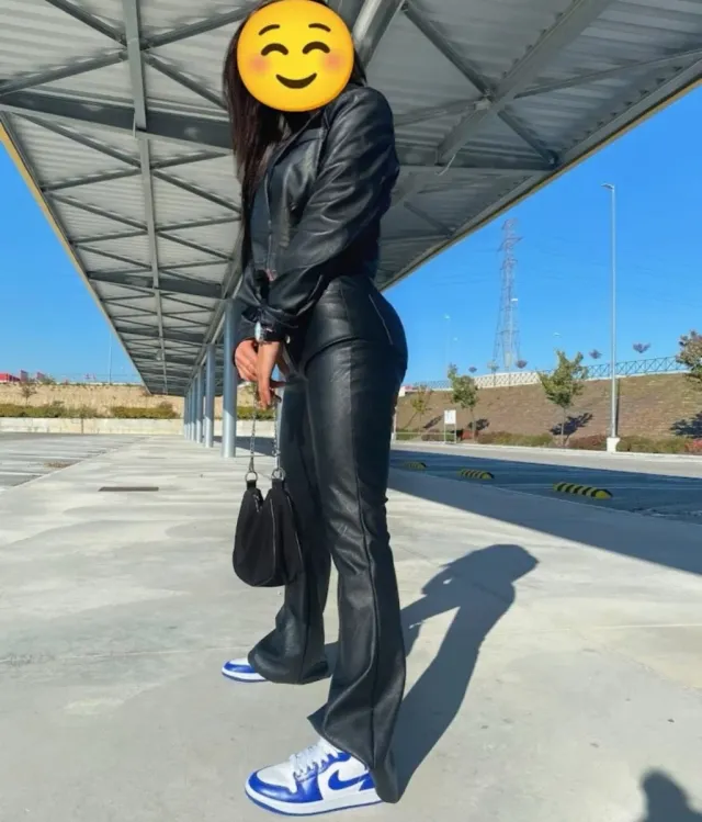 Pantalón campana polipiel negro