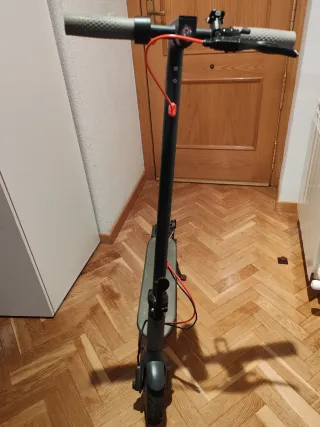 Patinete Eléctrico AOVOPRO + Cargador