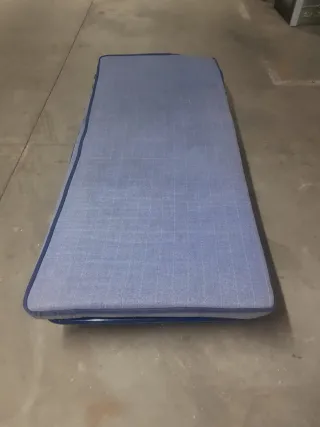 Cama Plegable Azul y Marrón