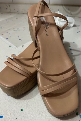 Sandalias Gloria Ortiz Beige