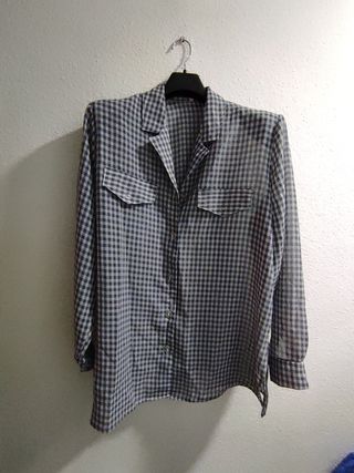 Camisas de mujer. 2 x 5 euros. A elegir

