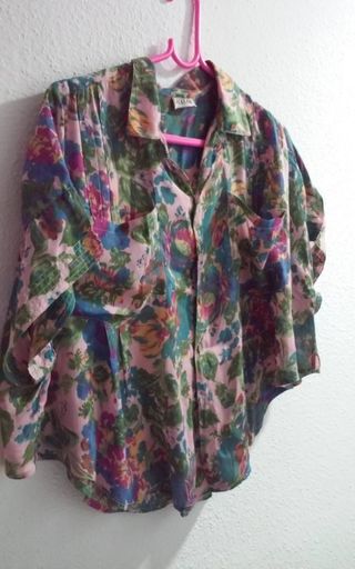 Camisas de mujer. 2 x 5 euros. A elegir

