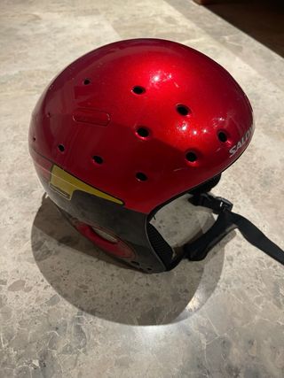 Casco de esquí Salomon rojo