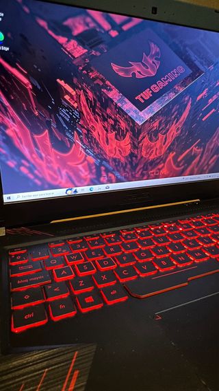 Portátil Asus TUF FX504G i5 GTX 1050 Ti