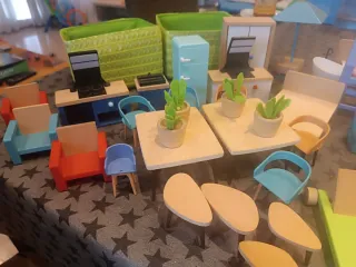 Casa de muñecas de madera