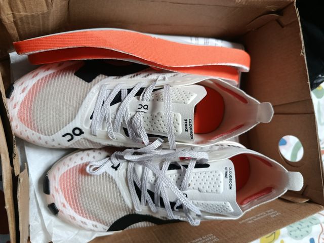 Zapatillas On Running Cloudboom Strike