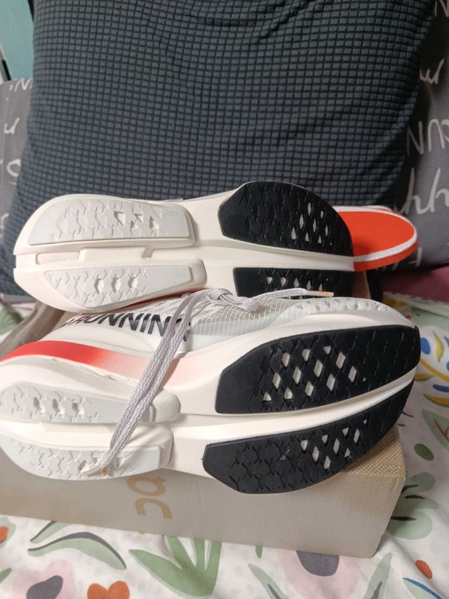 Zapatillas On Running Cloudboom Strike