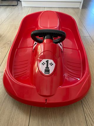 Trineo infantil rojo con volante