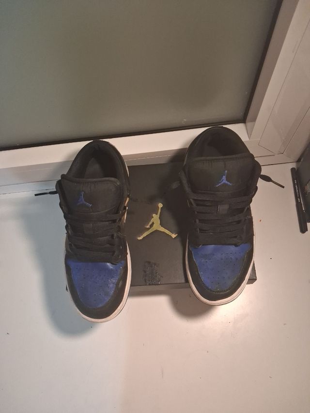 Zapatillas Jordan Negras y Azules