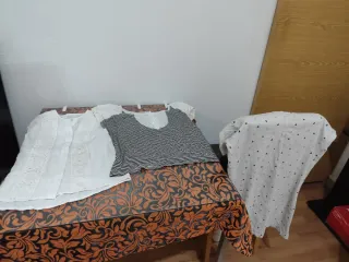 Blusas mujer blancas y negras