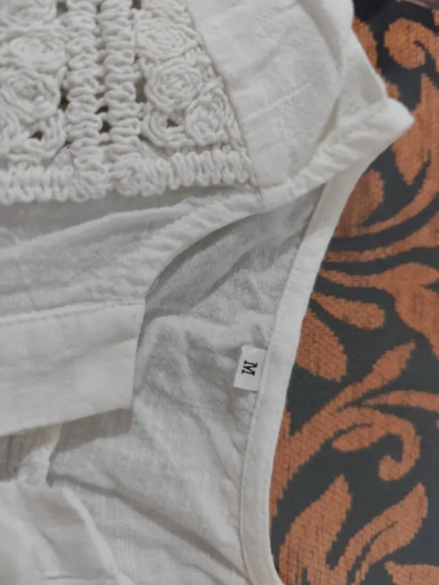 Blusas mujer blancas y negras