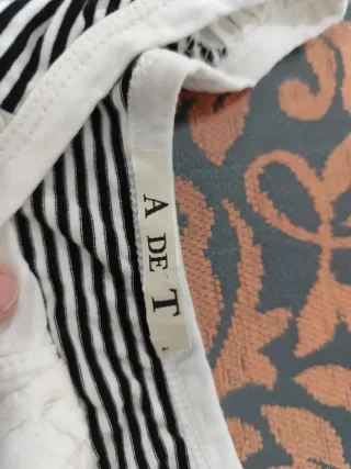 Blusas mujer blancas y negras