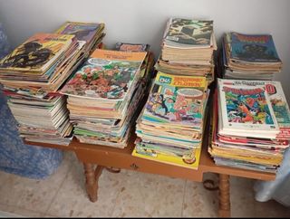 Comics, más de 100 variados, 60 € SE HACEN ENVÍOS