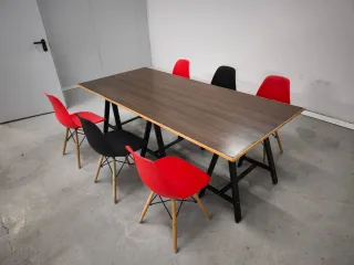 Mesa caballetes y 6 sillas