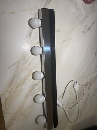 Lámpara de pared plateada con 5 esferas
