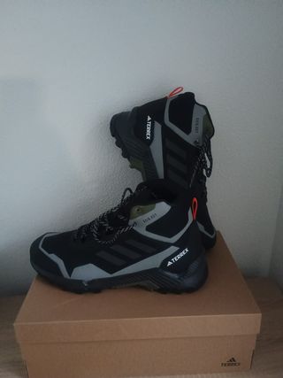 Adidas Terrex Eastrail 2 MID Talla 43 1/3