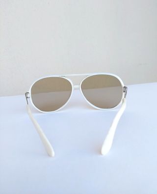 Occhiali da sole vintage bianchi e marroni