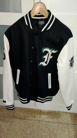 Cazadora FUBU Negra y Blanca Talla S