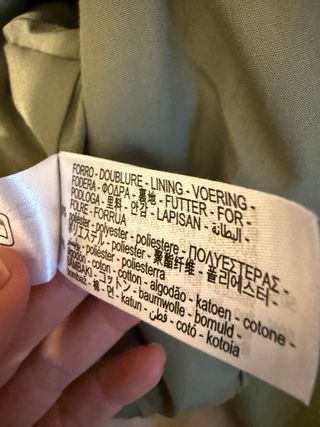 Chaqueta Zara verde oliva bomber