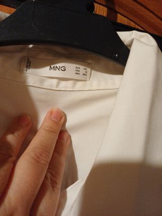 Camisa blanca sin mangas