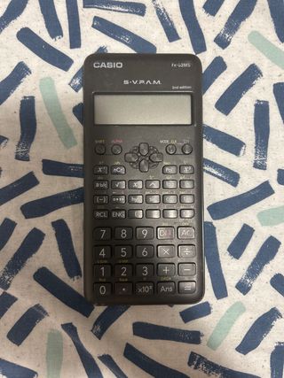Calculadora Científica Casio fx-62MS