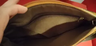 Bolso bandolera marrón con monedero