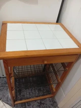 Frutero de madera con cajón y cestas