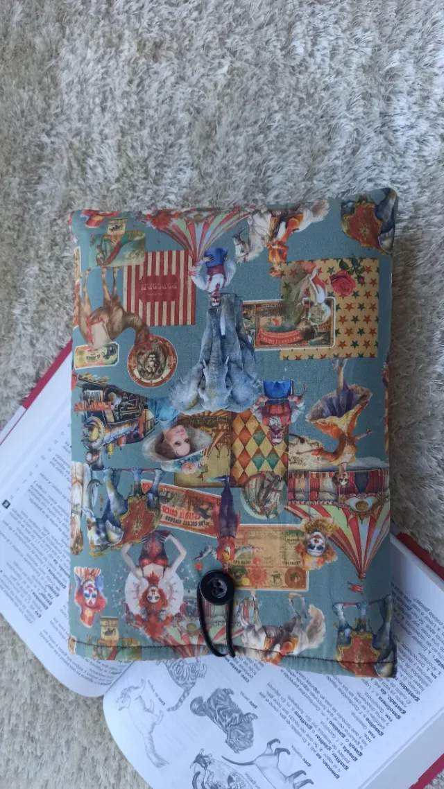Funda libro Circus multicolor