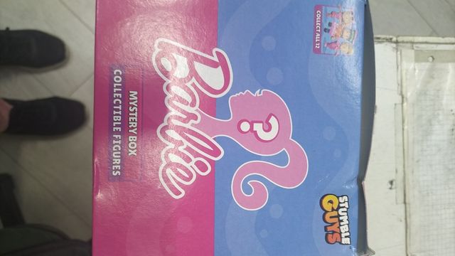 Collezione di personaggi di Stumble Guys Barbie Mystery Box