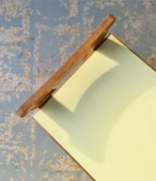 Banqueta francésa de roble y formica.