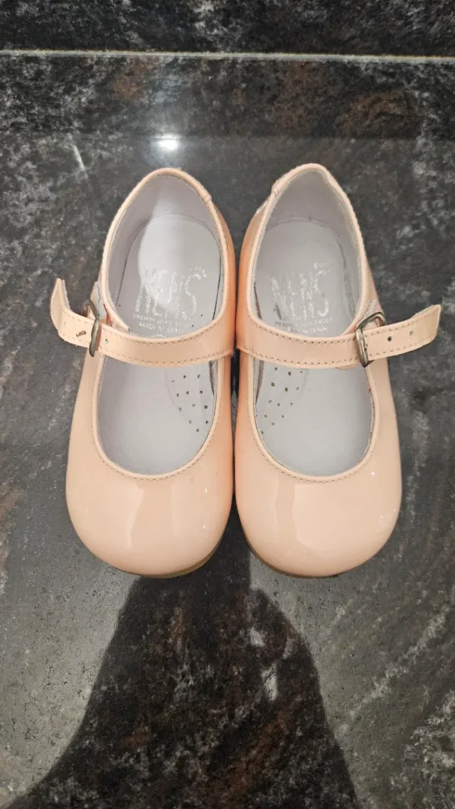 Zapatos Nens infantiles rosa charol Talla 22.