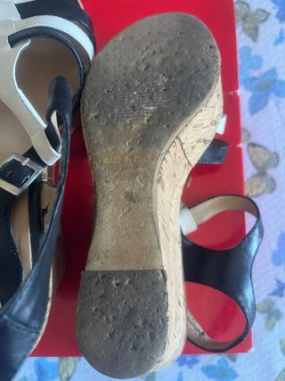 Sandali con zeppa in sughero