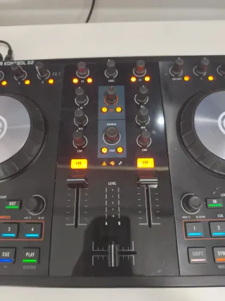Controlador DJ Traktor Kontrol S2 MK1
