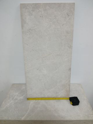 Azulejos de mármol claro