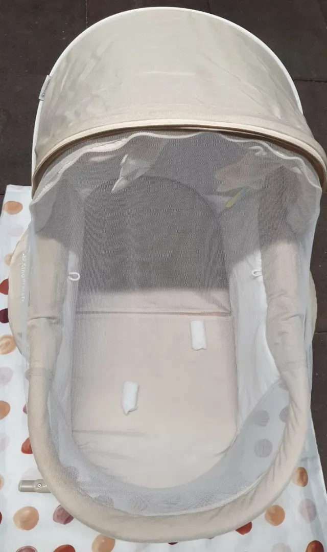 Cuna Kinderkraft con mosquitera