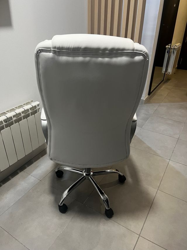 Sillón de oficina polipiel blanco nuevo