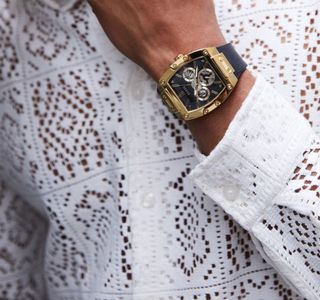 Reloj Guess Dorado y Negro