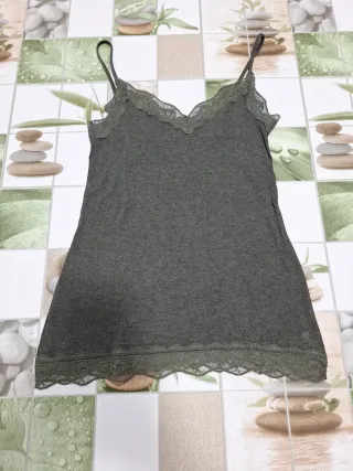 Camiseta tirantes  encaje