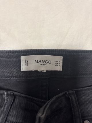 Vaqueros pitillo negros Mango Talla 36