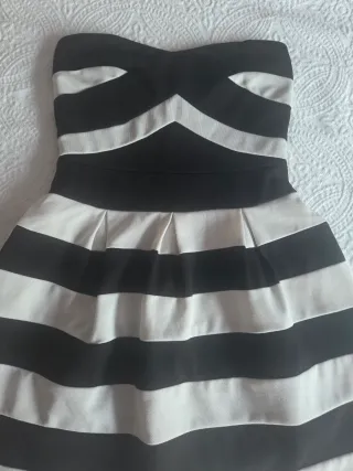 Vestido strapless blanco y negro