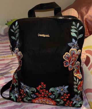 Mochila Desigual bordada