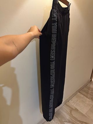 Pantalón chándal negro urbano