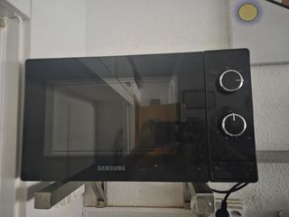 Microondas Samsung Negro 20L MS20A3010AL/EC