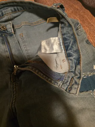 Pantalon Vaquero azul con parches