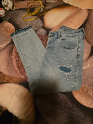 Pantalon Vaquero azul con parches