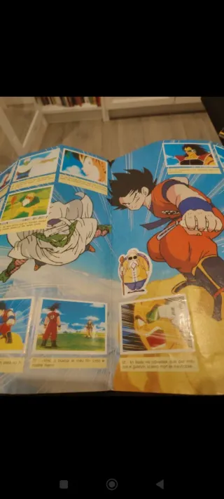 Álbum Cromos Dragon Ball Z Panini no está conpleto