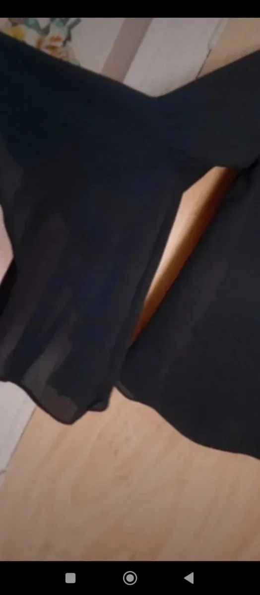 Blusa negra mangas acampanadas xs