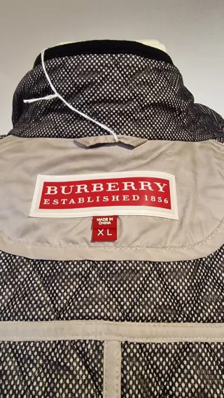 Anorak Burberry acolchado Beige Talla XL