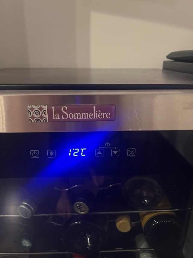 Vinoteca Negra 2 unidades precio por unidad